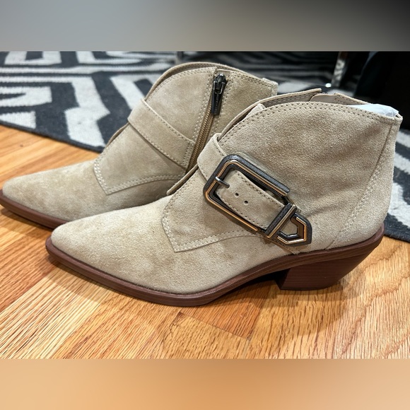 VINCE CAMUTO NEW Ashena Suede Western booties size 8 Size Tan Boots - Picture 8 of 12